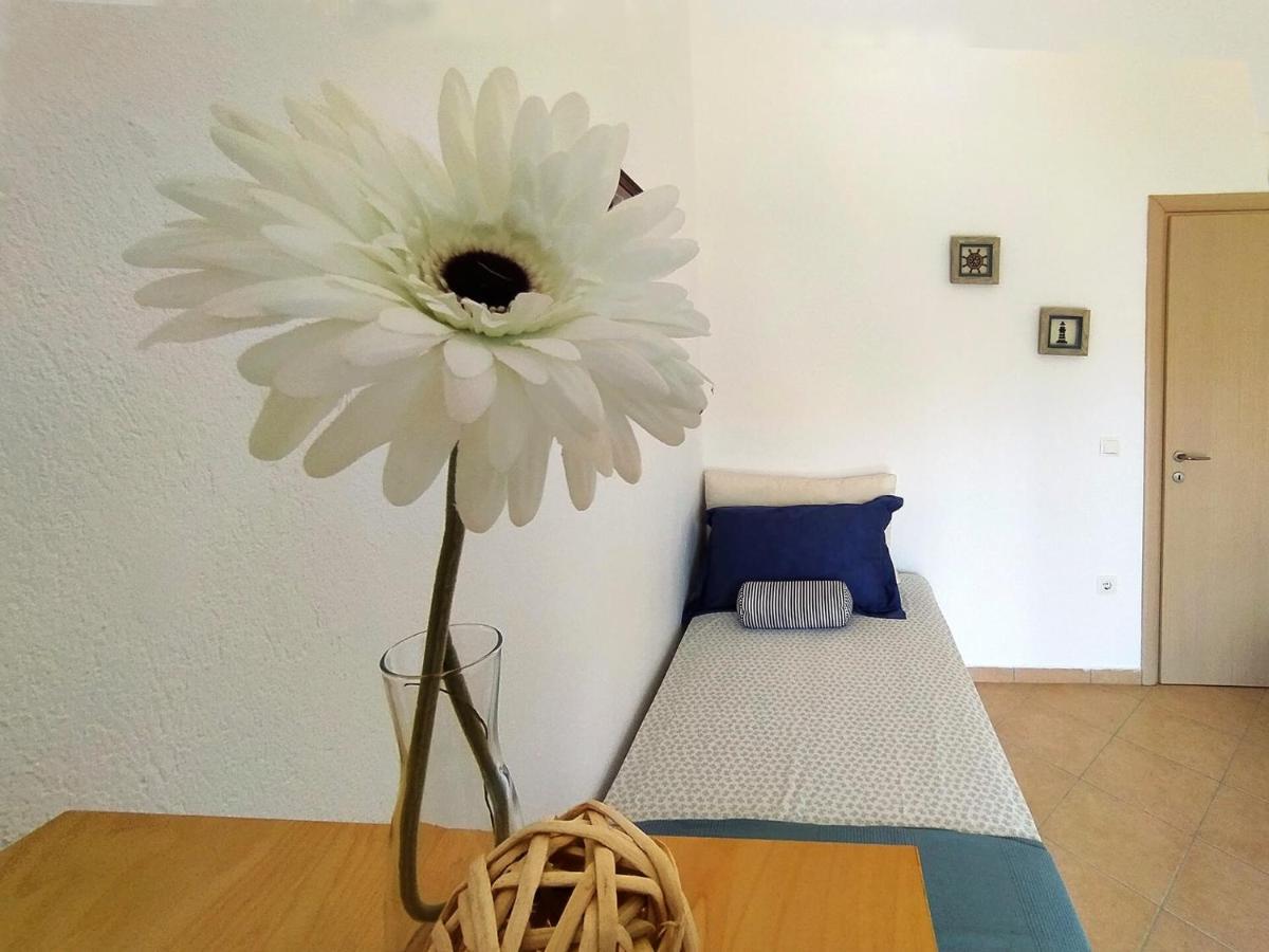 Seaside Villa Clio Никити Екстериор снимка