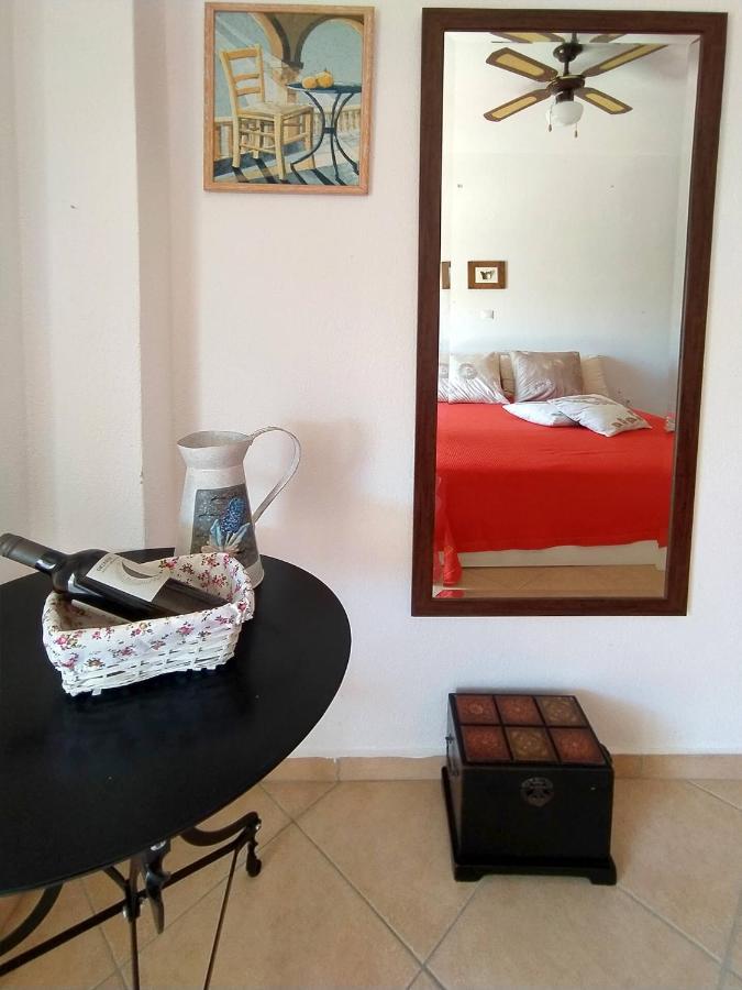 Seaside Villa Clio Никити Екстериор снимка